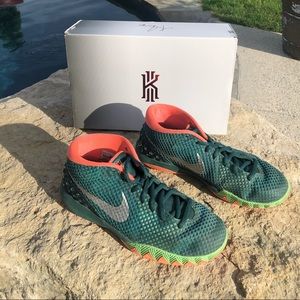 Kyrie 1 (GS)